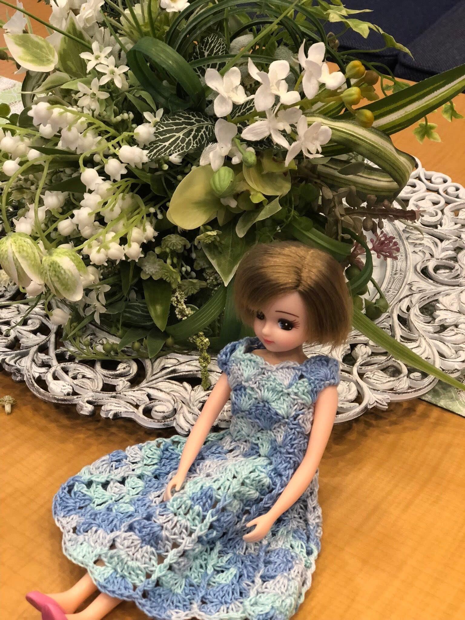 リカちゃんのドレスをかぎ針編みで編んでみました（ブルーのドレスのみの販売です）1枚目の画像